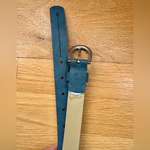 Blue Leather Arrow Belt - Picture 2 of 7